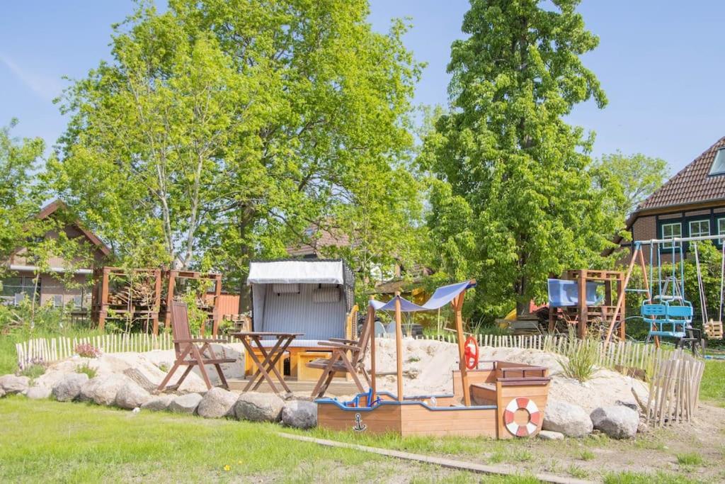 Ferienwohnungen Fehmarn Mit Parkplatz In Petersdorf Exterior photo