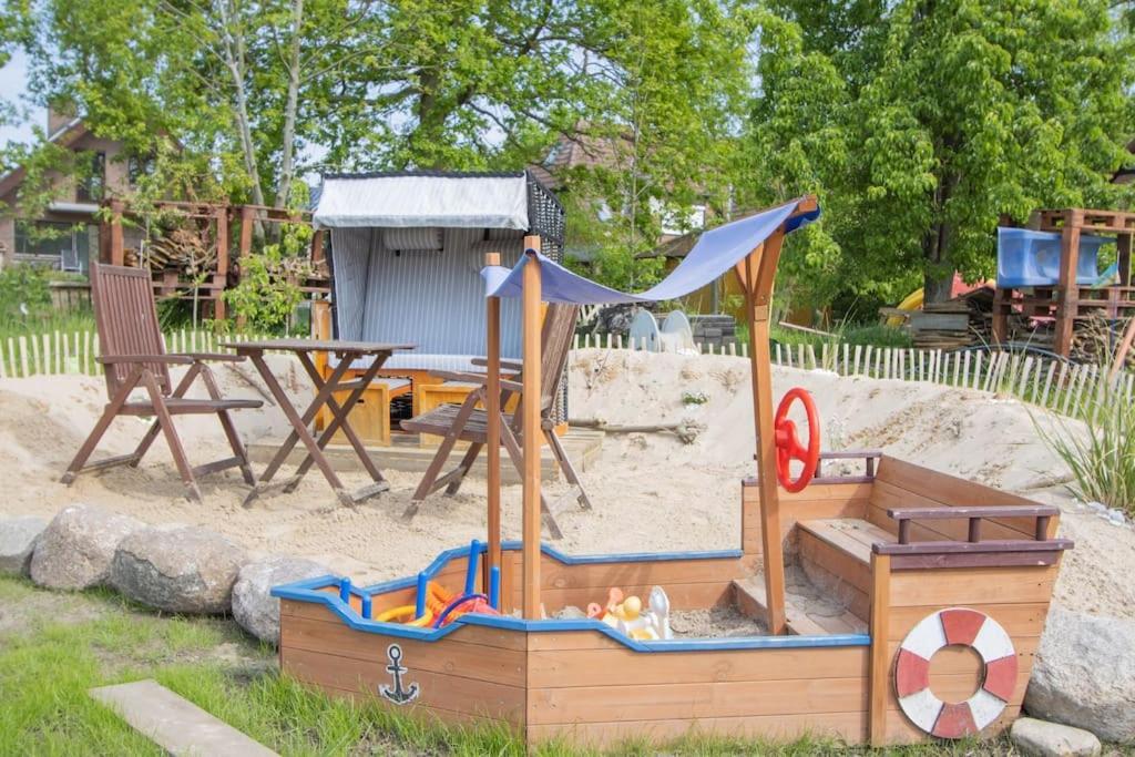 Ferienwohnungen Fehmarn Mit Parkplatz In Petersdorf Exterior photo