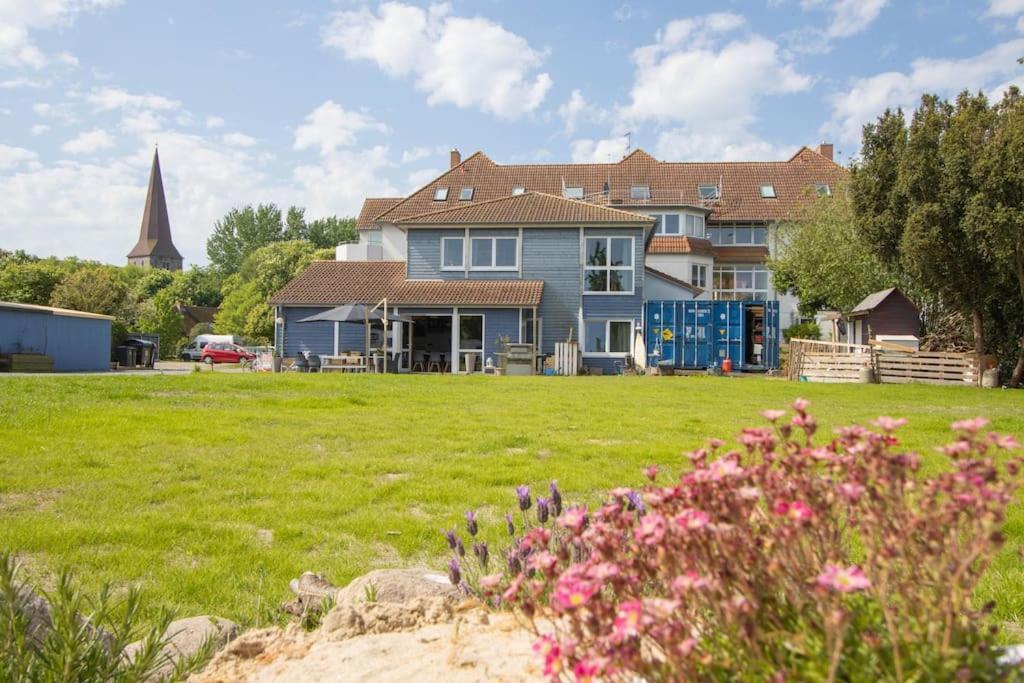 Ferienwohnungen Fehmarn Mit Parkplatz In Petersdorf Exterior photo
