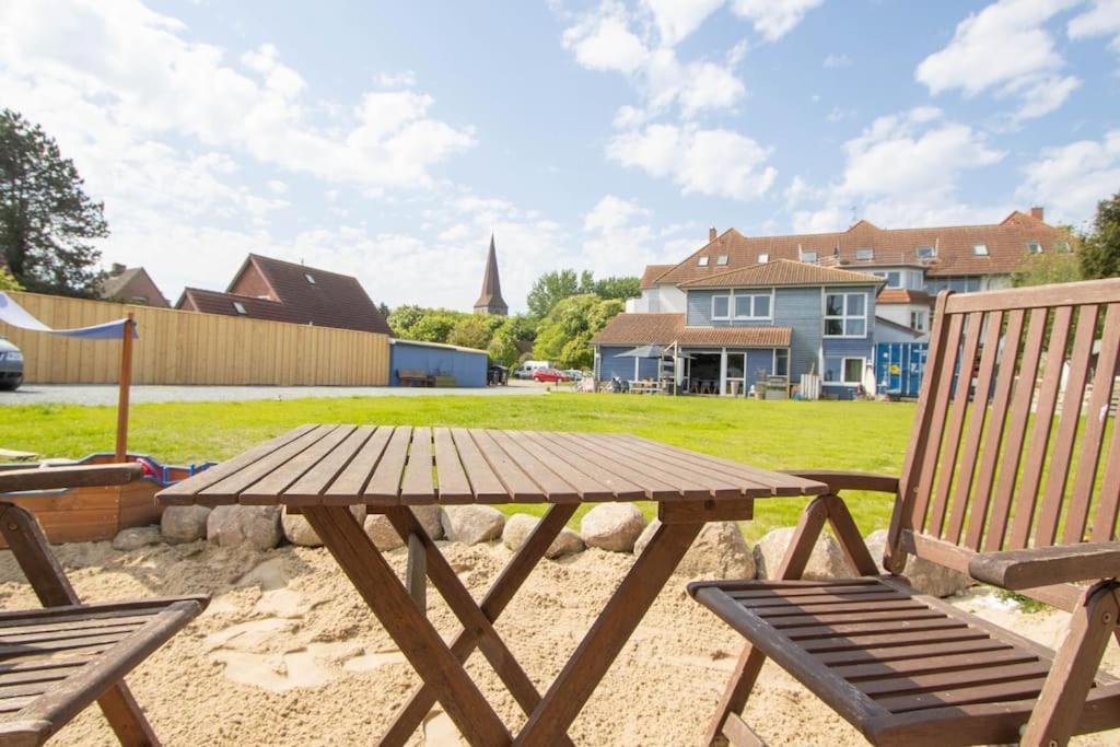 Ferienwohnungen Fehmarn Mit Parkplatz In Petersdorf Exterior photo